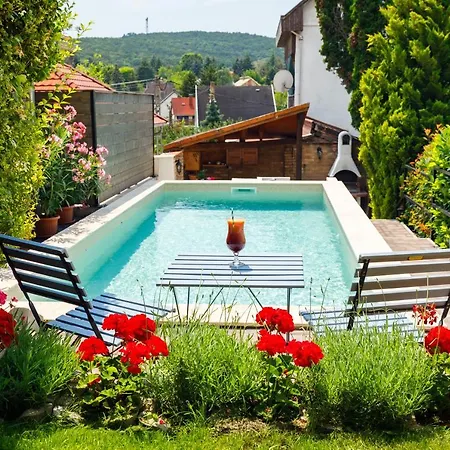 Casa Montana Apartment Balatonalmádi